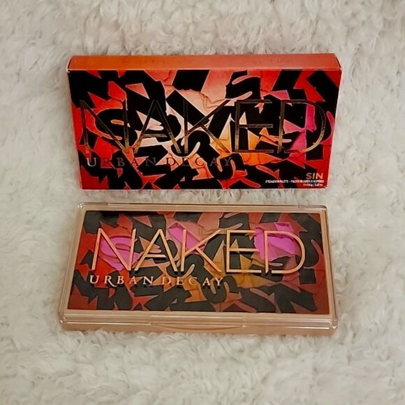 Urban Decay eyeshadow palette  - Picture 4 of 6